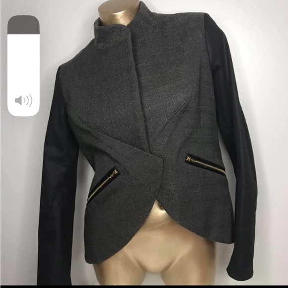 Gray and black snap front jacket zipper pockets - Picture 12 of 13